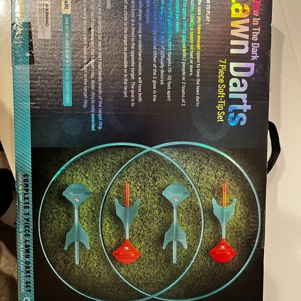 Glow in the Dark Lawn Darts (new)‎ / 7 piece set / new (k/x)